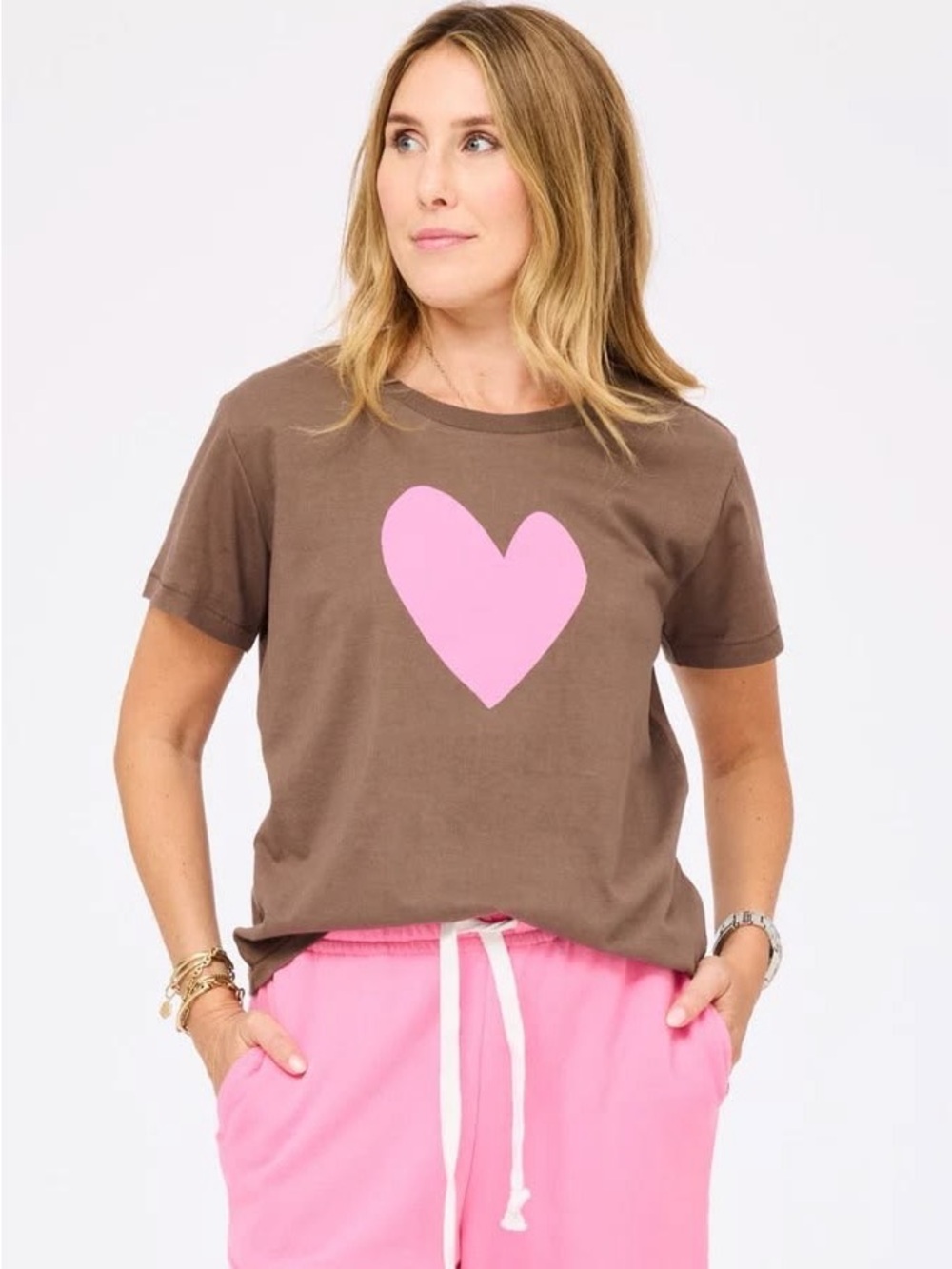 Women’s Short Sleeve Heart Graphic Tee - Brown with Pink Heart